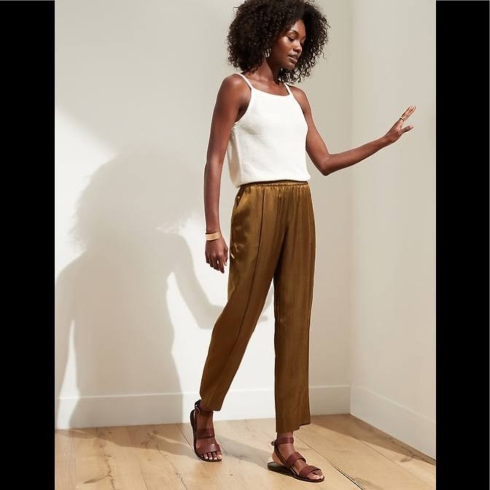 NWT slim satin pant in olive green